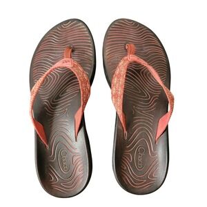 Chaco Size 9 Flip Flops Womens Red Black LUVSEAT Sport Sandals J106462